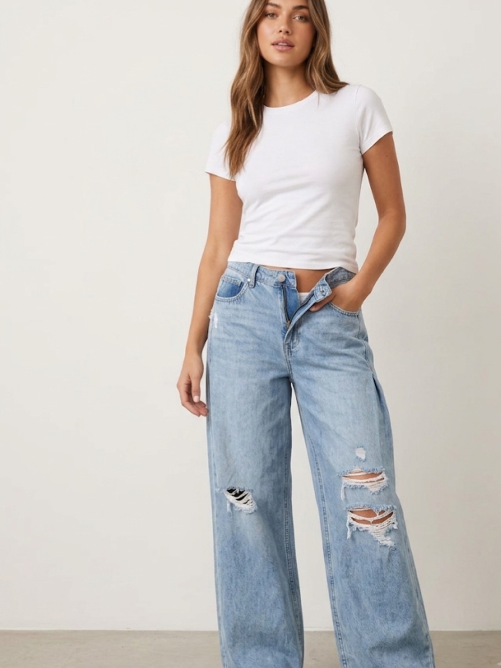 VIBRANT M.I.U. Distressed Wide Leg Jeans Light Wash Size 15 (W31)